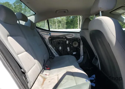 2017 Hyundai Elantra Se z USA, uszkodzony, nr VIN 5NPD84LF5HH022379